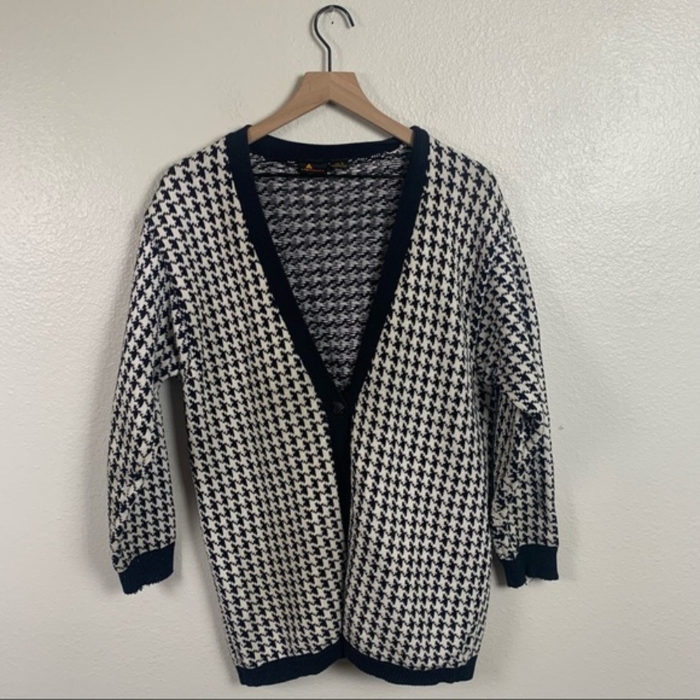 VINTAGE LIZ SPORT HOUNDS TOOTH BLACK AND WHITE CARDIGAN OVERSIZED